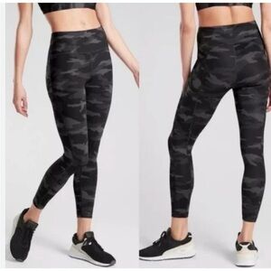 Athleta Ultimate 7/8 Tight Legging in Grey and Black Camo Medium